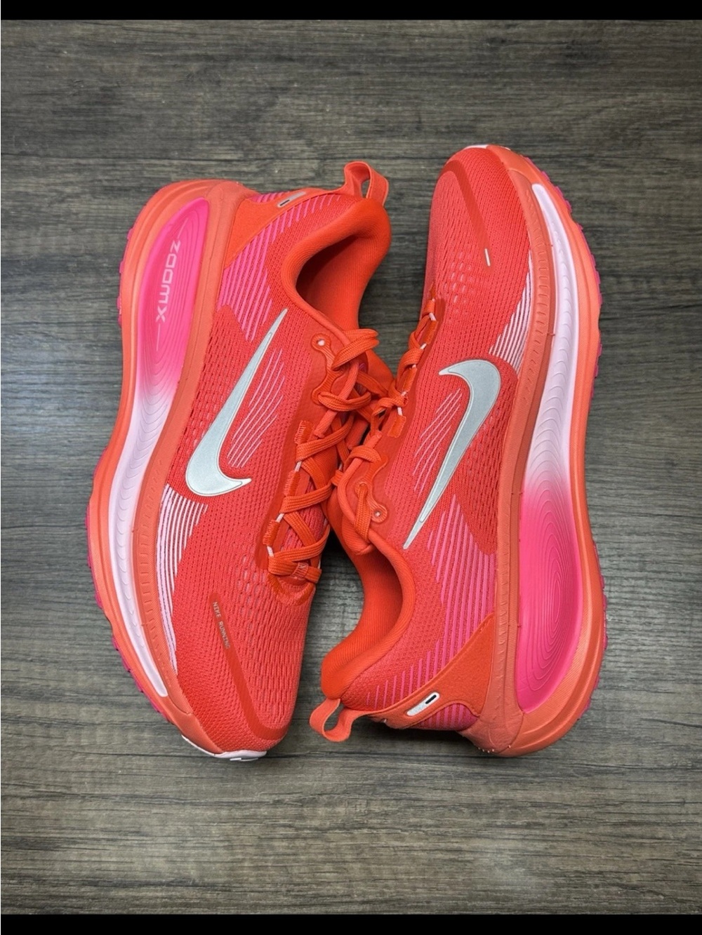Nike Women's Vomero 18 Crimson Red